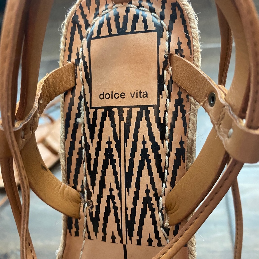 Dolce Vita Sandels